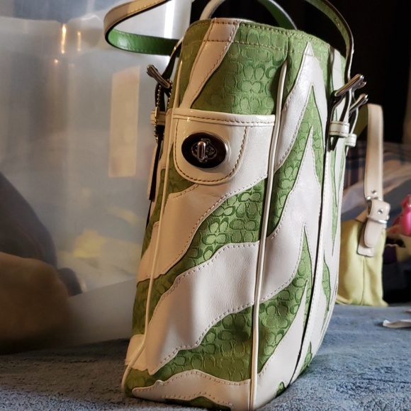 Coach purse - Picture 3 of 8